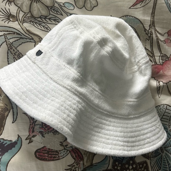 Brixton White and Black Bucket Hat - Picture 1 of 3